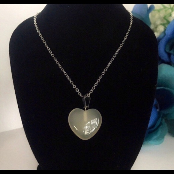 🌟SALE 2/$10.00‼️ Natural Rose Quartz Heart Shaped Crystal Pendant / Necklace - Picture 5 of 5